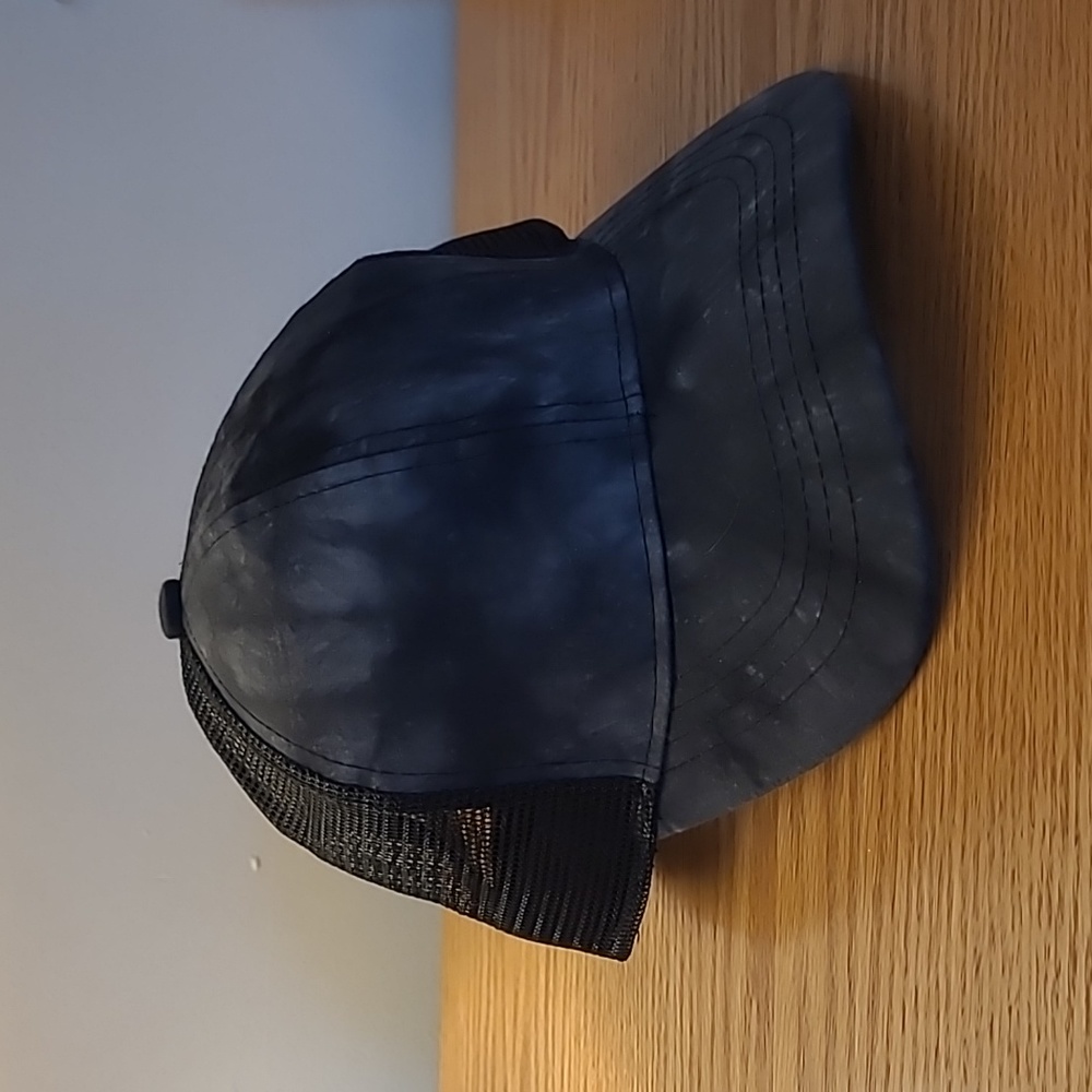 NWOT! Black/Grey truckers hat with high ponytail hole!